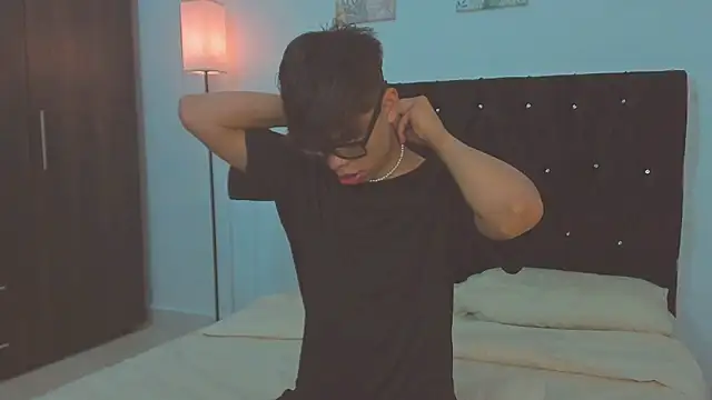 Zacktorres  online show from 11, 11, 2025