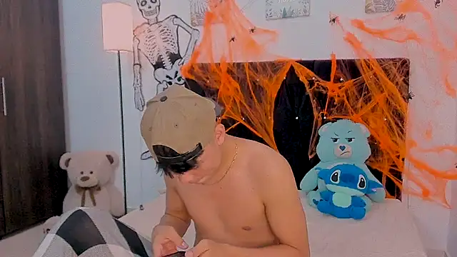 Zacktorres  online show from 22, 10, 2025