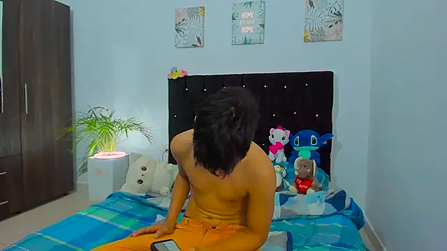 Zacktorres  online show from 30, 9, 2025