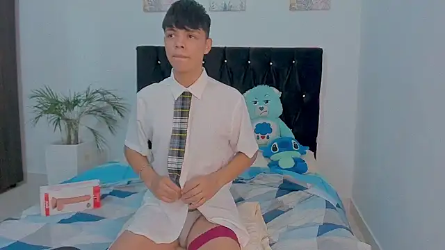 Zacktorres  online show from 14, 10, 2025