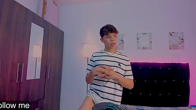 Zacktorres  online show from 16, 11, 2025