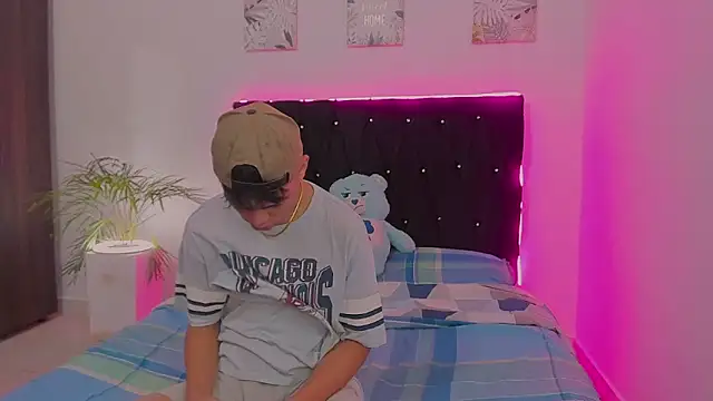 Zacktorres  online show from 27, 9, 2025