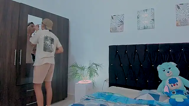 Zacktorres  online show from 16, 10, 2025