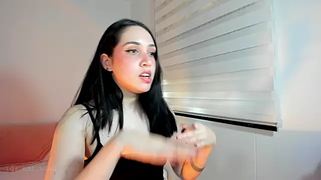 SarahCastillo  online show from 10, 2, 2026