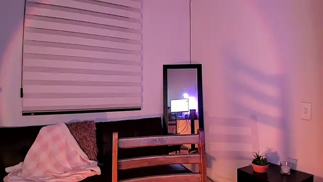 SarahCastillo  online show from 27, 10, 2025