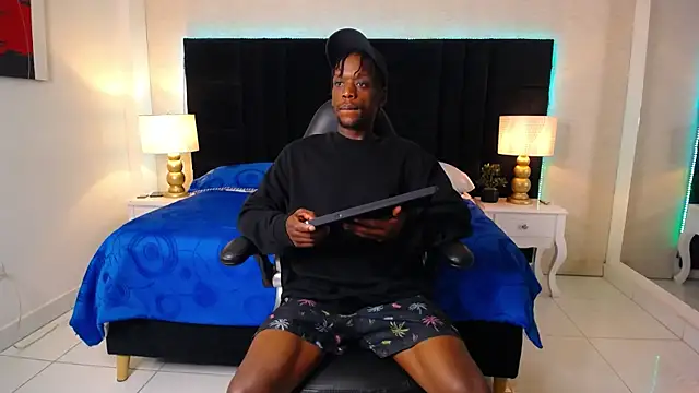 Snapshot of SkylerBigxxx chatting on 14, 5, 2026 SkylerBigxxx online show from 14, 5, 2026