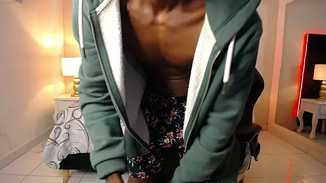 Snapshot of SkylerBigxxx chatting on 20, 4, 2026 SkylerBigxxx online show from 20, 4, 2026