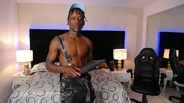 SkylerBigxxx online show from 15, 4, 2026