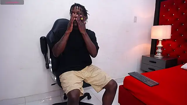 SkylerBigxxx online show from 26, 9, 2025