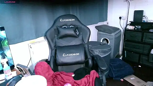 Snapshot of jchouse06 chatting on 26, 9, 2025 jchouse06 online show from 26, 9, 2025