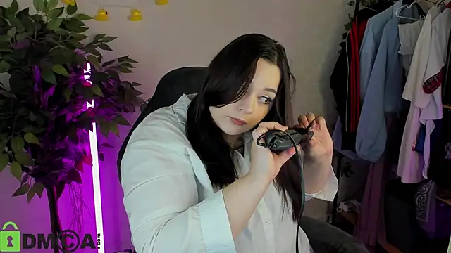 Mia R0ss online show from 4, 2, 2026