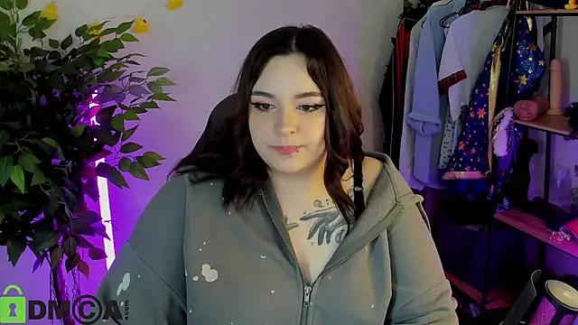 Mia R0ss online show from 7, 2, 2026