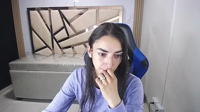 Maily a  online show from 30, 11, 2025