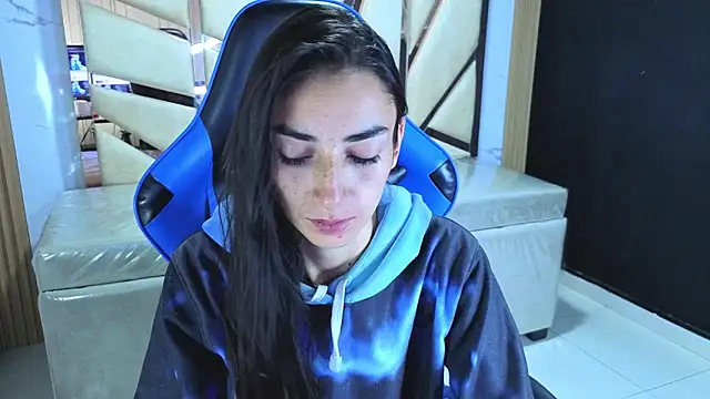 Maily a  online show from 10, 4, 2026