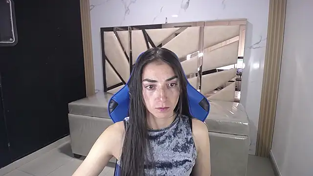 Maily a  online show from 23, 12, 2025