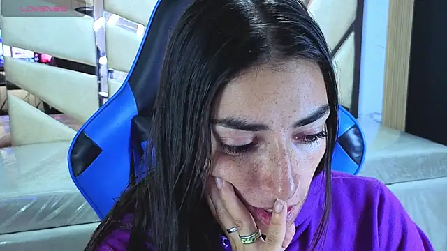 Maily a  online show from 12, 4, 2026