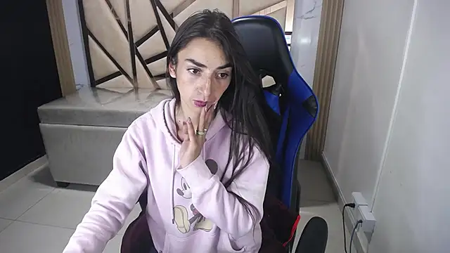 Maily a  online show from 21, 11, 2025