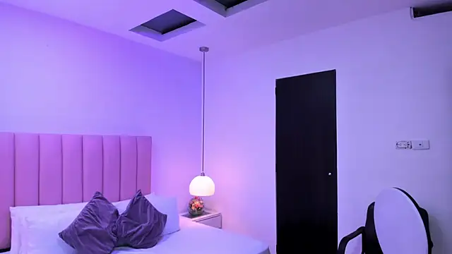 Amy Ferreira online show from 3, 10, 2025