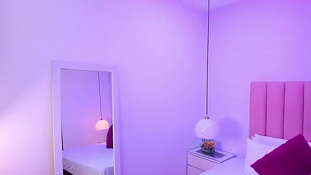 Amy Ferreira online show from 4, 10, 2025