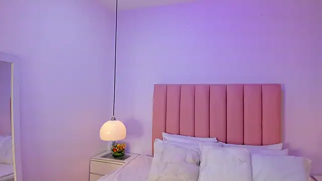 Amy Ferreira online show from 25, 10, 2025