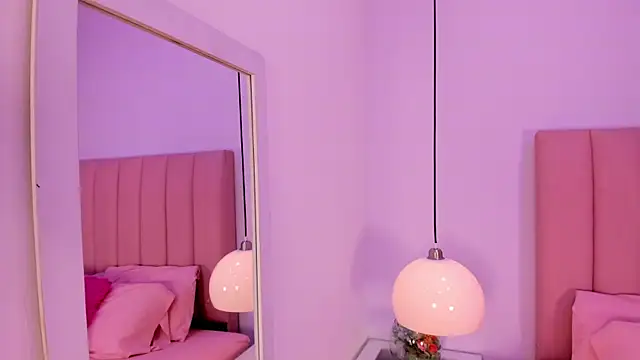 Amy Ferreira online show from 30, 10, 2025