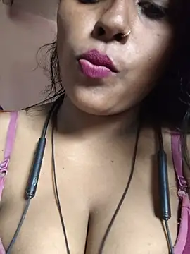 Jasmine Januja online show from 19, 7, 2026
