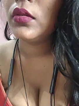 Jasmine Januja online show from 18, 7, 2026