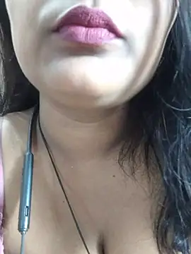 Jasmine Januja online show from 7, 8, 2026