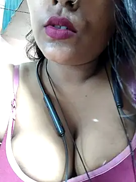 Jasmine Januja online show from 28, 7, 2026