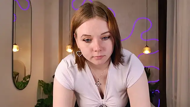 Snapshot of Sophi_X chatting on 6, 10, 2025 Sophi X online show from 6, 10, 2025