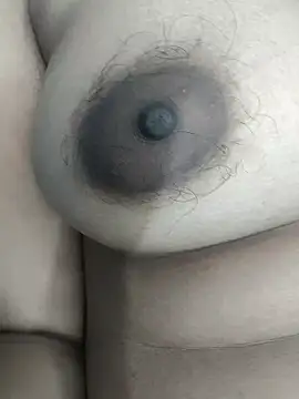 Snapshot of telugu_honey1 chatting on 2, 12, 2025 telugu honey1 online show from 2, 12, 2025