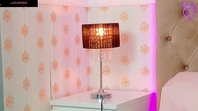 CoraVex online show from 9, 10, 2025