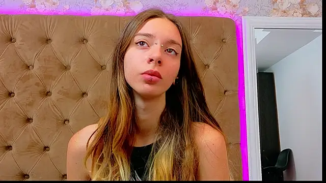 CoraVex online show from 25, 5, 2026