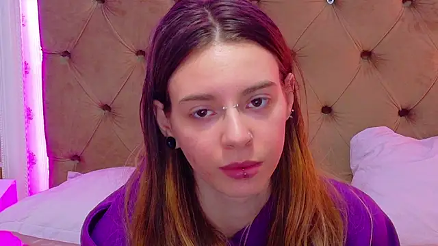 CoraVex online show from 5, 4, 2026