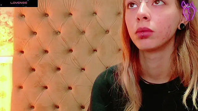 CoraVex online show from 17, 10, 2025