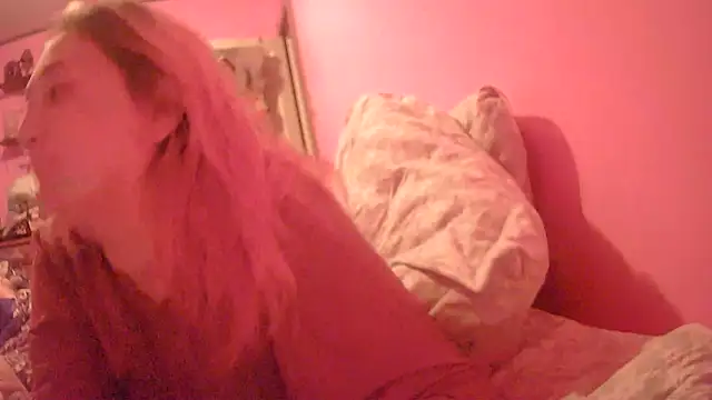 Snapshot of Violet-Dreamz333 chatting on 21, 9, 2025 Violet-Dreamz333 online show from 21, 9, 2025