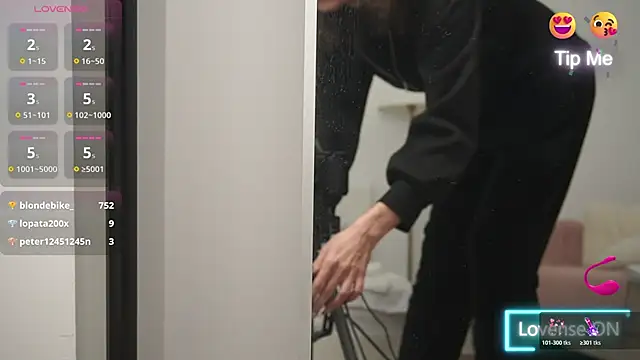 adisson fox online show from 3, 12, 2025