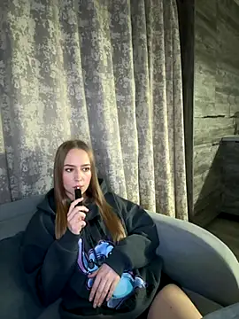 MissOyee online show from 2, 12, 2025