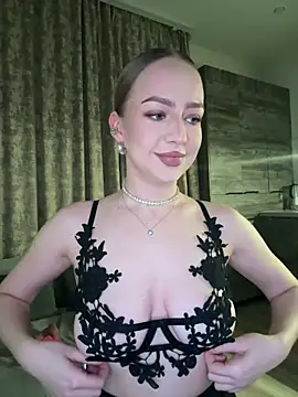 MissOyee online show from 3, 2, 2026