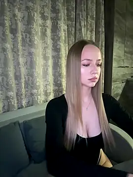 MissOyee online show from 14, 11, 2025