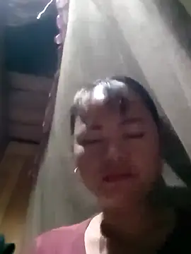 Snapshot of emly-xinh18 chatting on 2, 10, 2025 emly-xinh18 online show from 2, 10, 2025