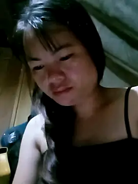 Snapshot of emly-xinh18 chatting on 6, 10, 2025 emly-xinh18 online show from 6, 10, 2025