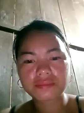 Snapshot of emly-xinh18 chatting on 21, 9, 2025 emly-xinh18 online show from 21, 9, 2025