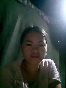 Snapshot of emly-xinh18 chatting on 19, 9, 2025 emly-xinh18 online show from 19, 9, 2025