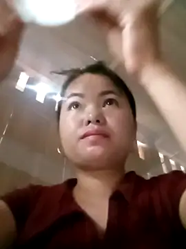 Snapshot of emly-xinh18 chatting on 1, 10, 2025 emly-xinh18 online show from 1, 10, 2025