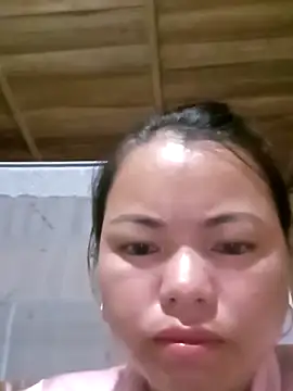 Snapshot of emly-xinh18 chatting on 18, 9, 2025 emly-xinh18 online show from 18, 9, 2025