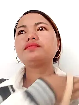 Snapshot of emly-xinh18 chatting on 27, 9, 2025 emly-xinh18 online show from 27, 9, 2025