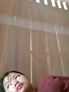 Snapshot of emly-xinh18 chatting on 6, 10, 2025 emly-xinh18 online show from 6, 10, 2025