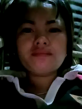 Snapshot of emly-xinh18 chatting on 13, 11, 2025 emly-xinh18 online show from 13, 11, 2025