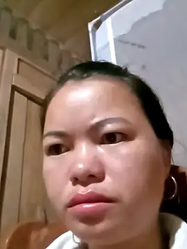 Snapshot of emly-xinh18 chatting on 22, 9, 2025 emly-xinh18 online show from 22, 9, 2025